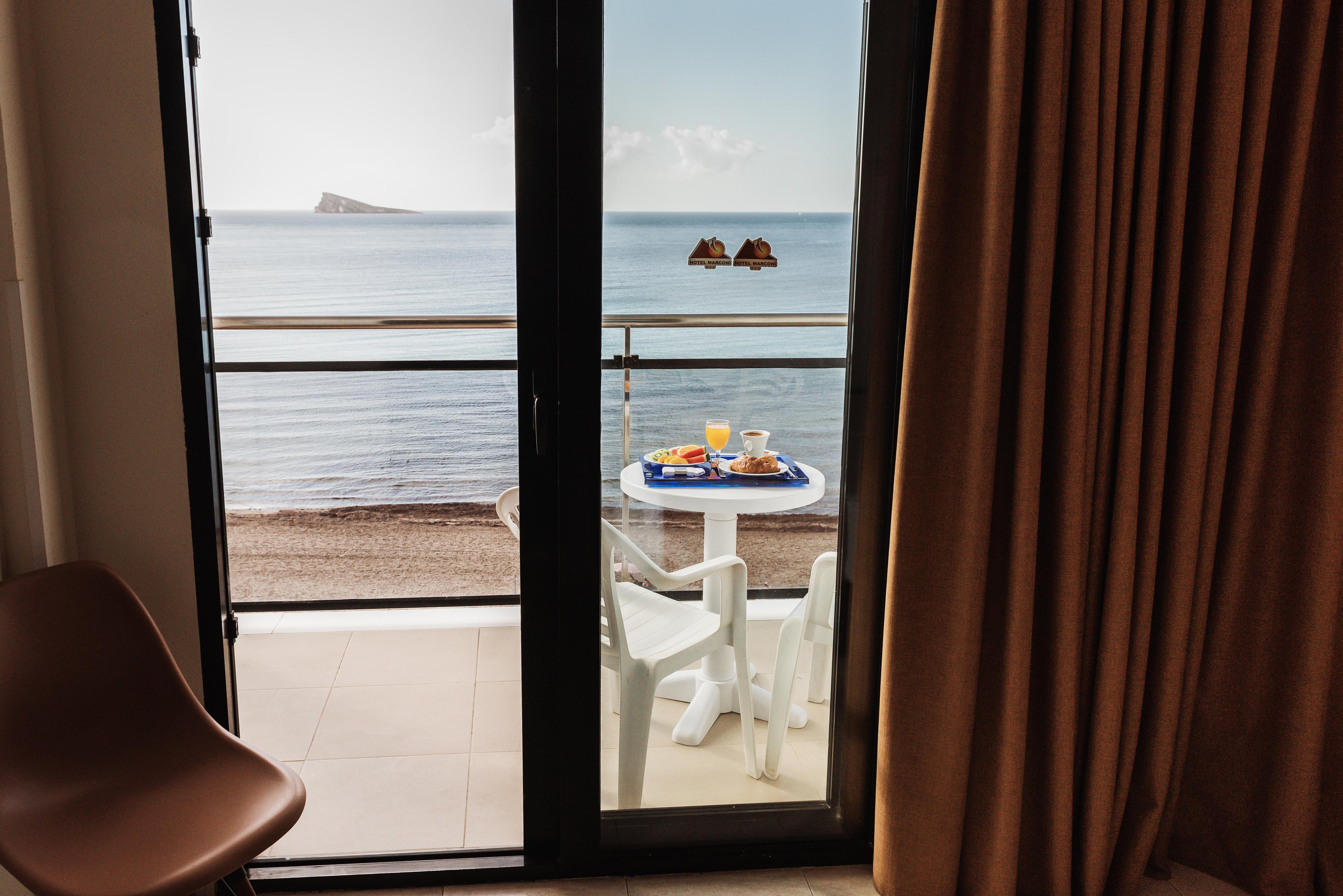 Hotel Marconi เบนิดอร์ม ภายนอก รูปภาพ