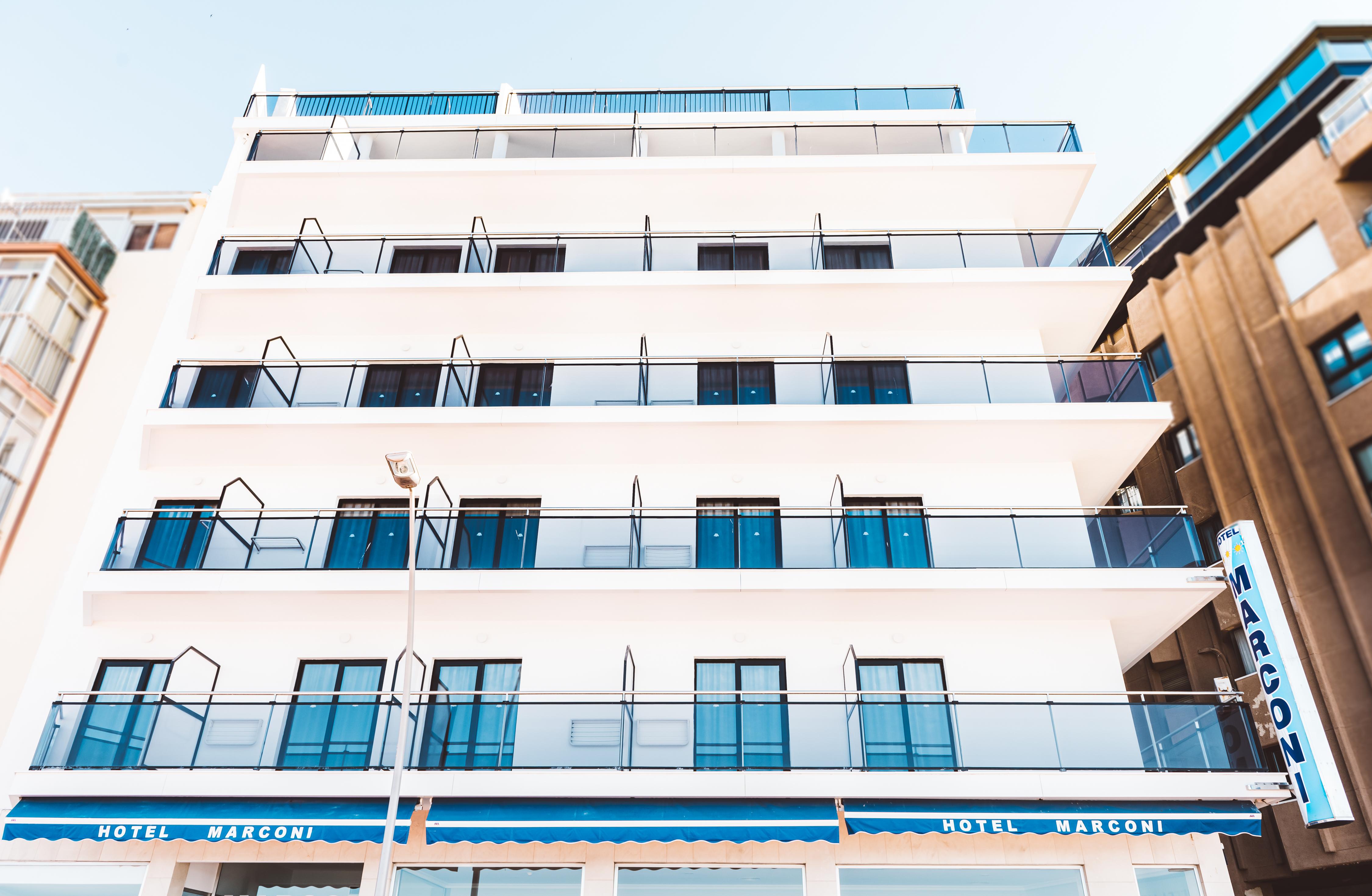 Hotel Marconi เบนิดอร์ม ภายนอก รูปภาพ