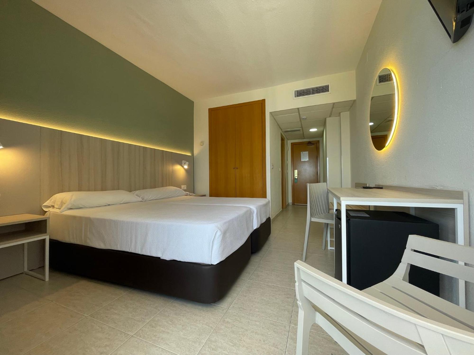 Hotel Marconi เบนิดอร์ม ภายนอก รูปภาพ
