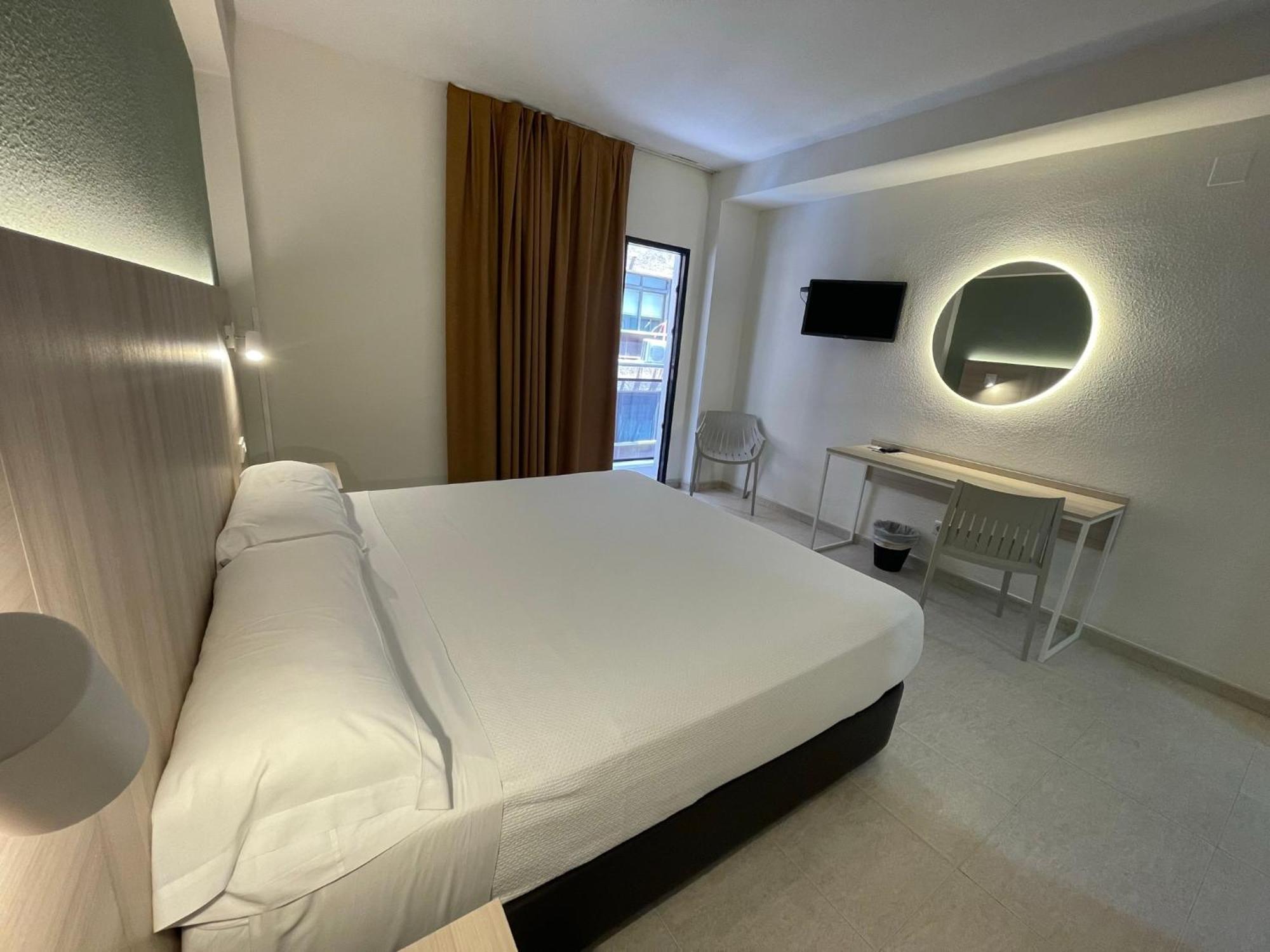 Hotel Marconi เบนิดอร์ม ภายนอก รูปภาพ