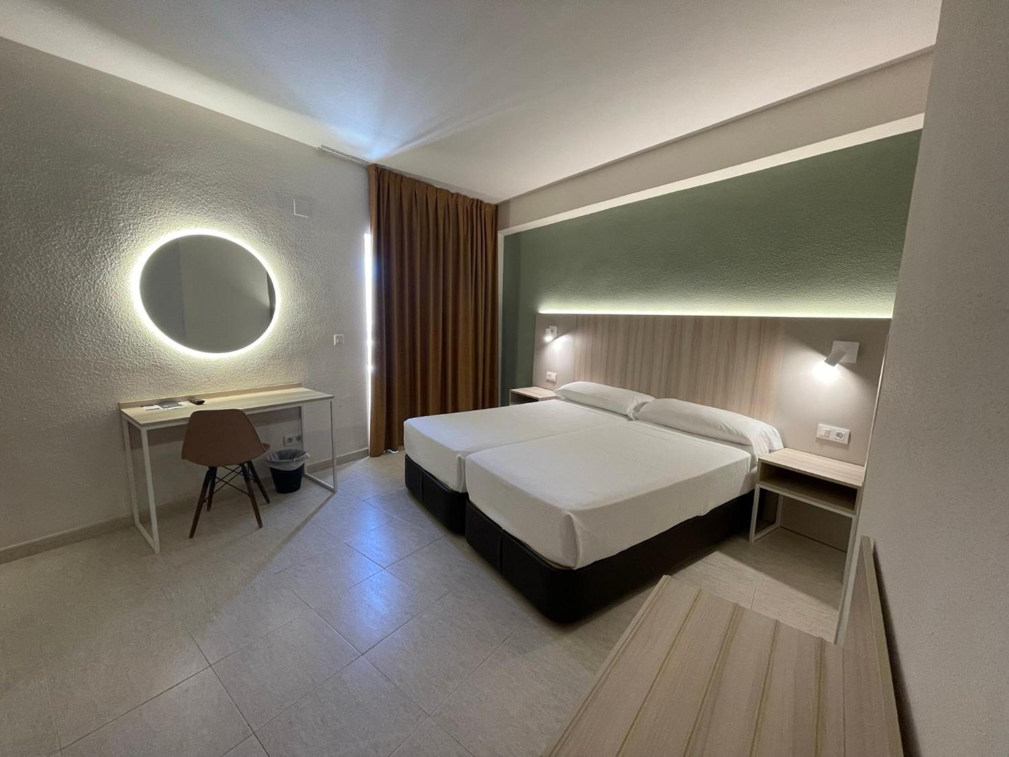 Hotel Marconi เบนิดอร์ม ภายนอก รูปภาพ