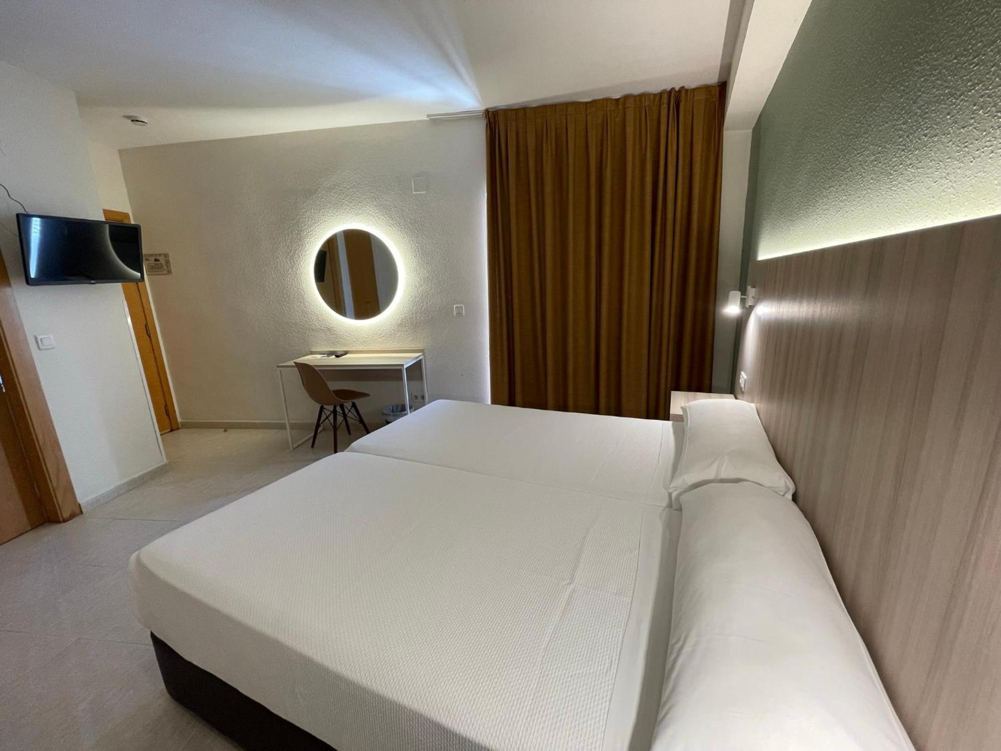 Hotel Marconi เบนิดอร์ม ภายนอก รูปภาพ